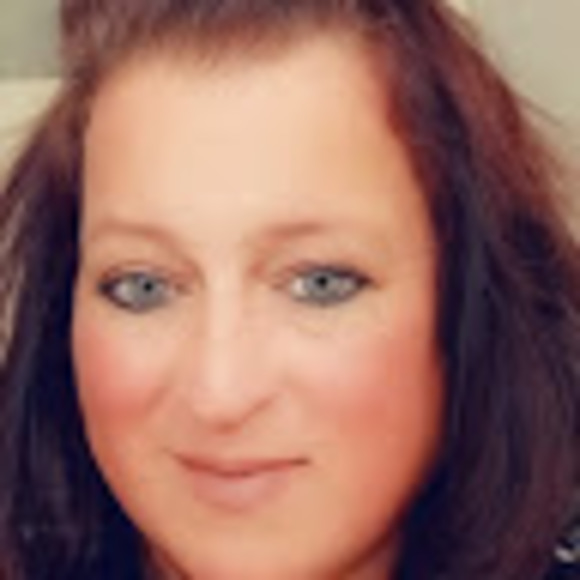 Meet your Posher, Debbie - Picture 1 of 1